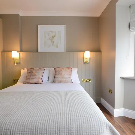 Aaron Bed & Breakfast 3*